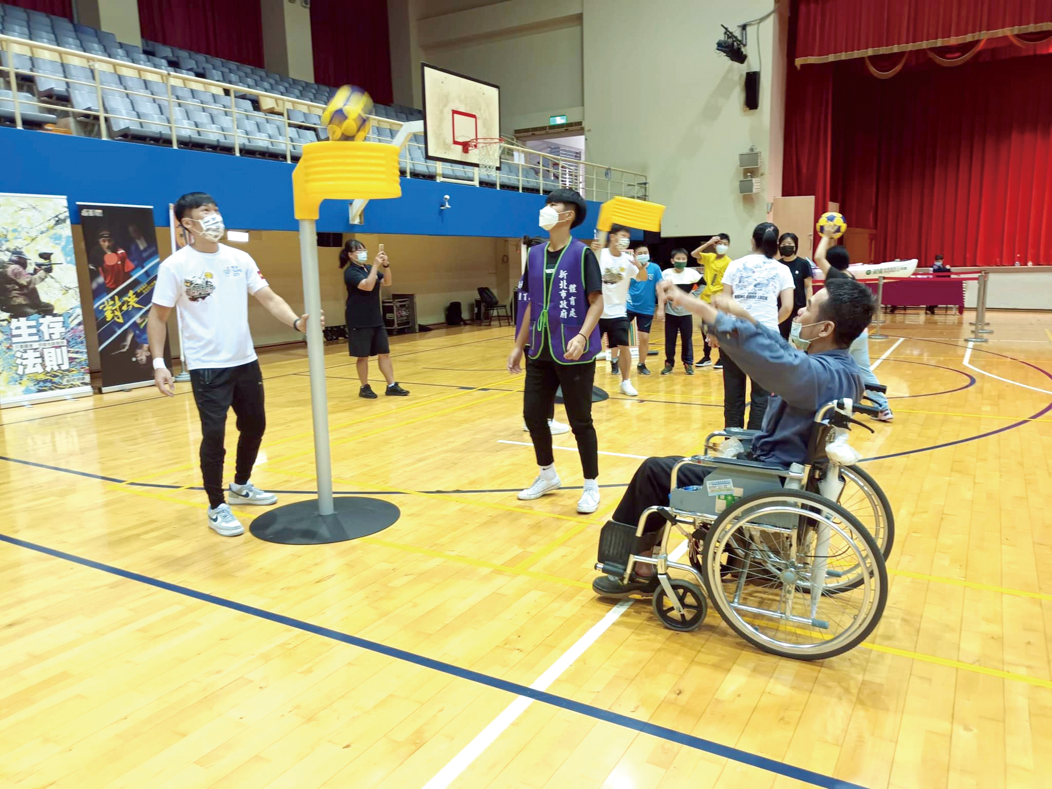 連續六年舉辦「永達盃共融運動會」，舉行十項適合銀髮族及身障者從事的運動項目。