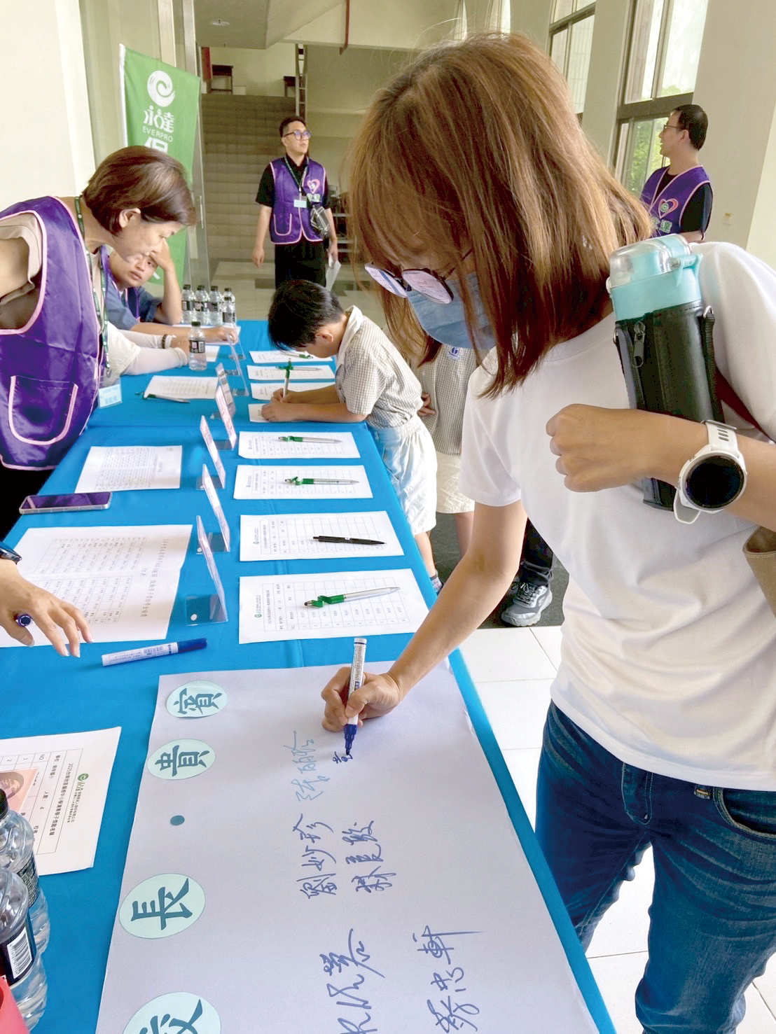 12所學校校長也親自蒞臨現場。