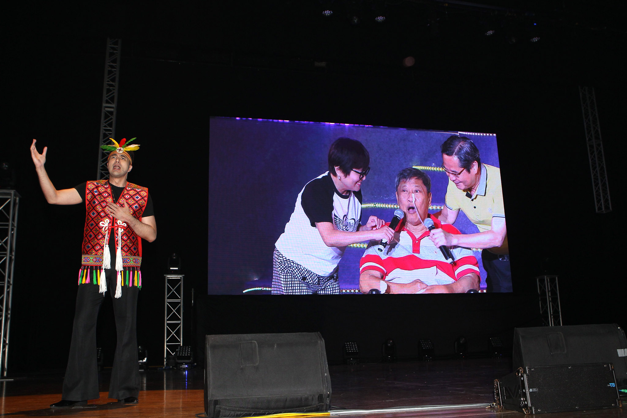 黃志瑋飾演萬沙浪，在劇中劇訴說著卑南王子的故事。