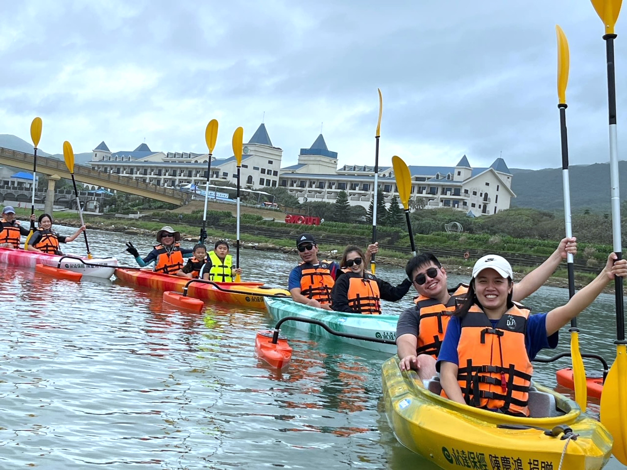 特製獨木舟能讓身心障礙者運動生活從陸上活動擴展到精彩的水上運動，更豐富多元。