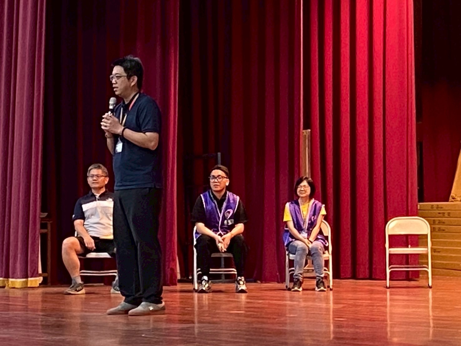 台南市政府教育局陳宗暘專任委員,也來到現場給孩子勉勵、加油。
