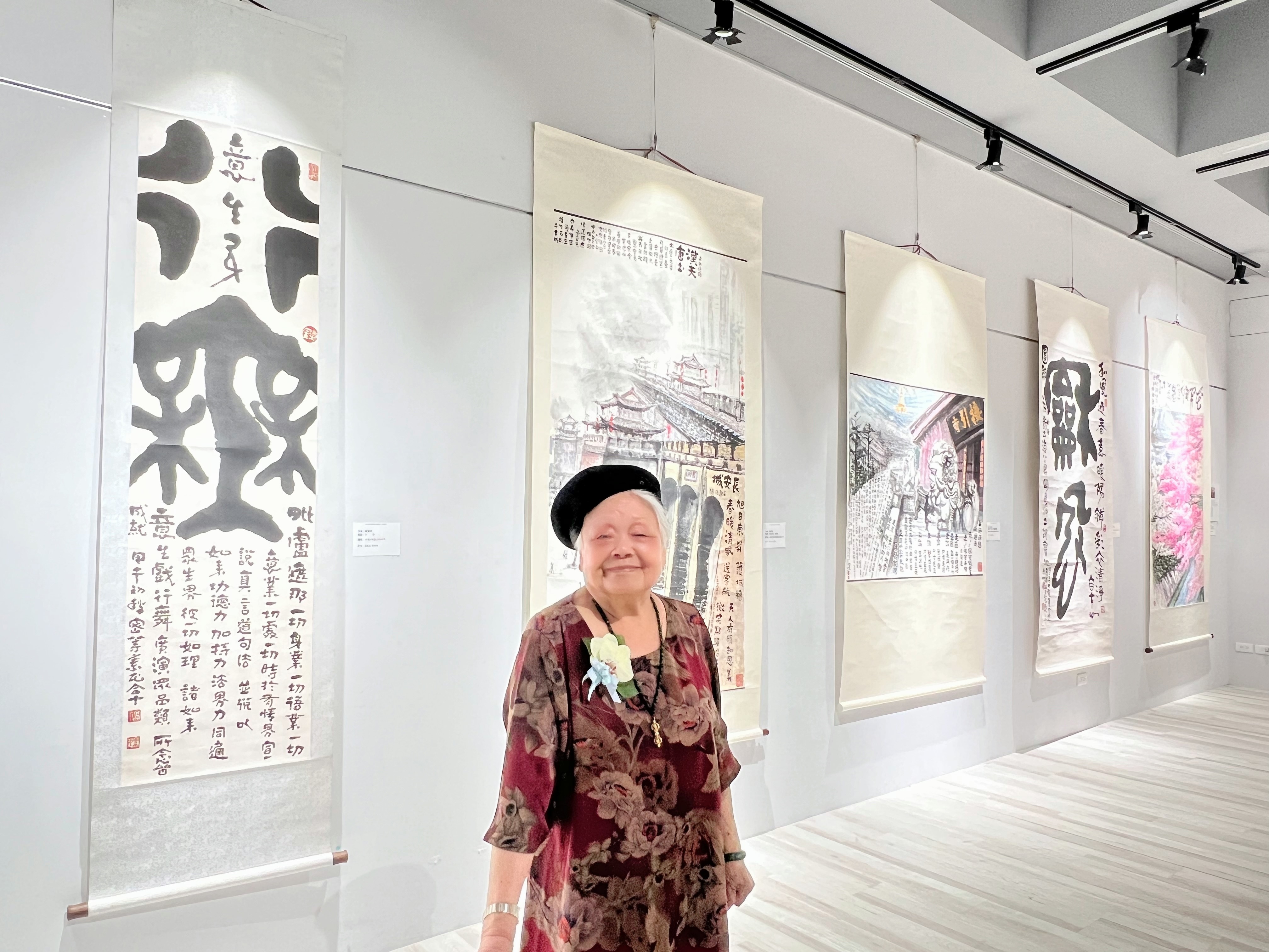 陳素民老師展出五件代表作品。