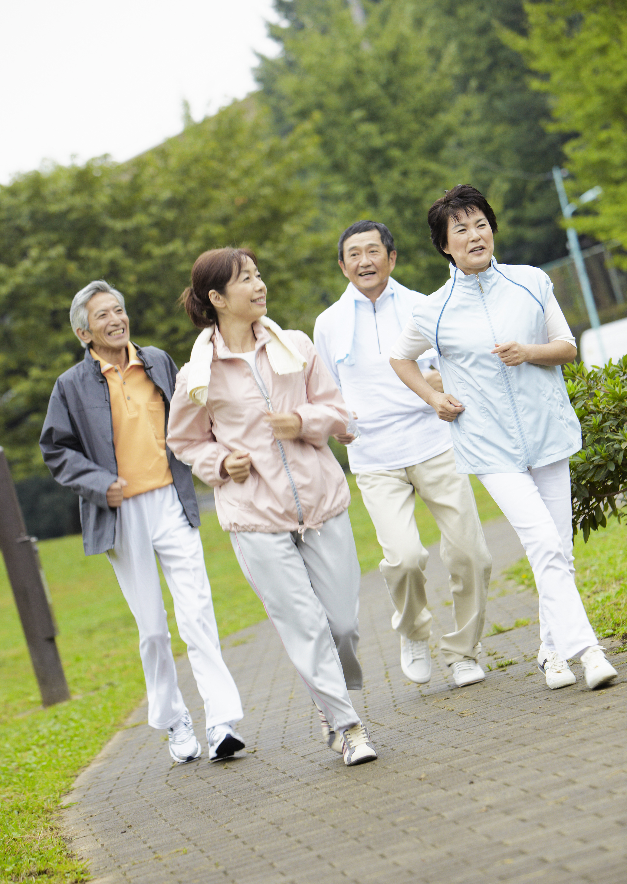 參與銀髮健身俱樂部的長者反映走路更有力。